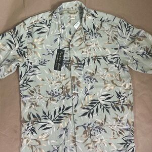 Paradise Coves silk Aloha Hawaiian short sleeve shirt